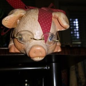 Peeking Pig Figurine